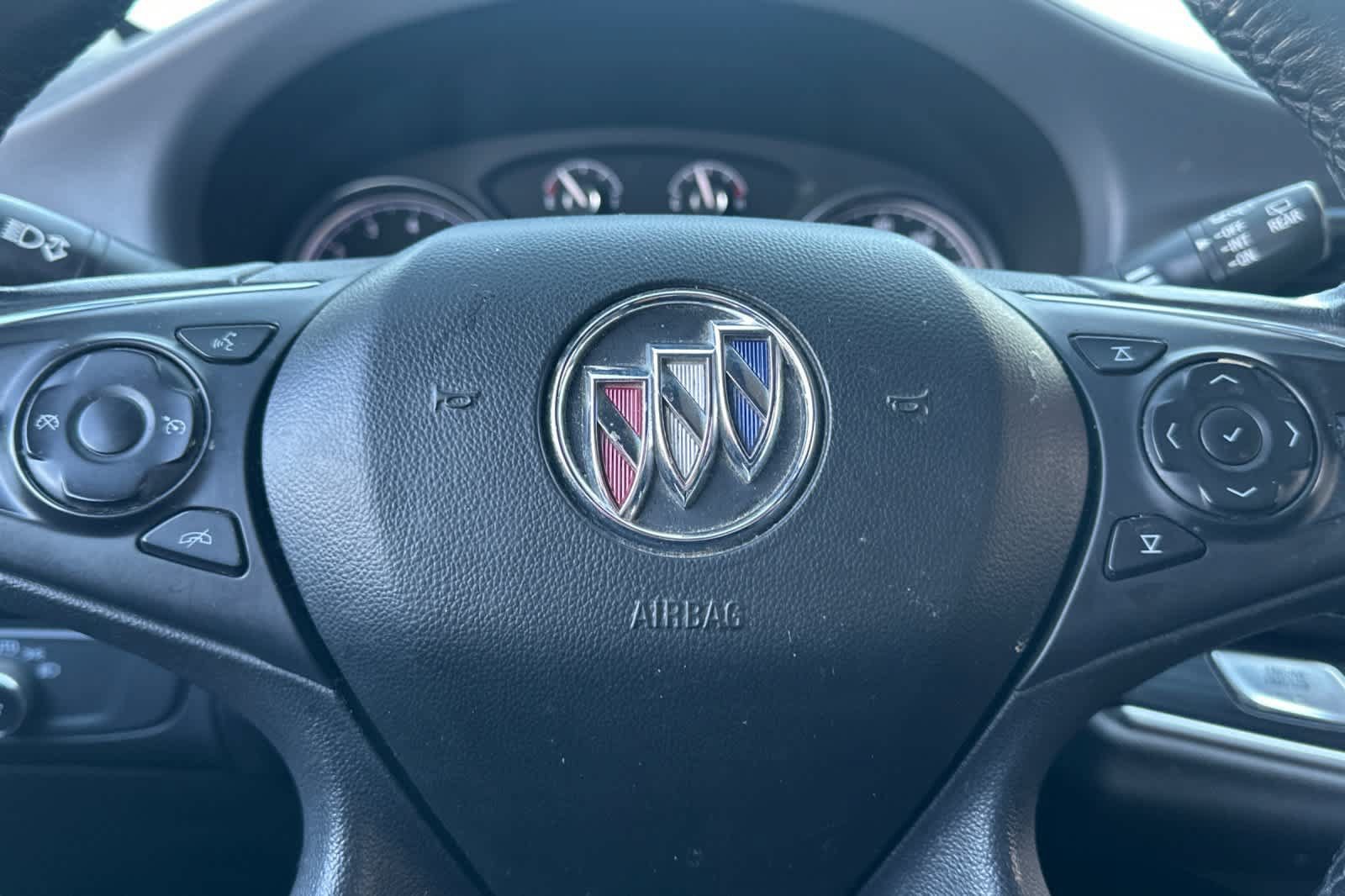 Used 2021 Buick Enclave Essence FWD image 26