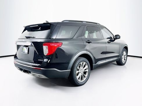Used 2023 Ford Explorer XLT w/ Equipment Group 202A AWD/4WD image 9