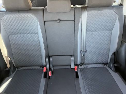 Used 2018 Volkswagen Tiguan S image 10