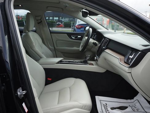 Used 2020 Volvo S60 T6 Momentum w/ Premium Package AWD/4WD image 26