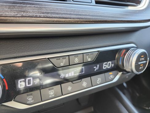 Used 2019 Nissan Altima 2.0 Platinum FWD image 34