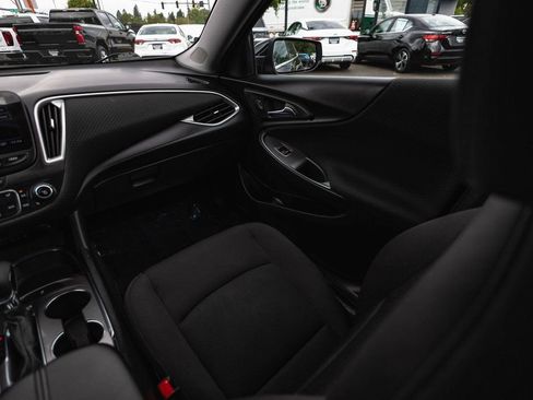 Used 2022 Chevrolet Malibu LT FWD image 20