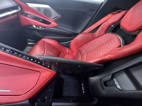 Used 2021 Chevrolet Corvette Stingray Premium Cpe w/ Z51 Performance Package image 30