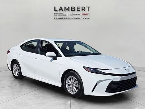 Used 2026 Toyota Camry LE FWD image 7