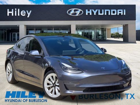 Used 2021 Tesla Model 3 Standard Range Plus RWD image 2