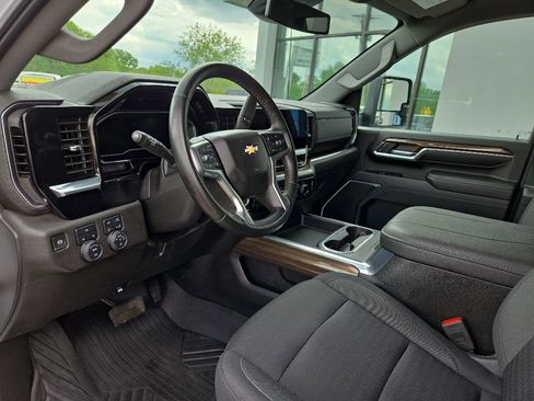 Used 2024 Chevrolet Silverado 2500 LT AWD/4WD image 48
