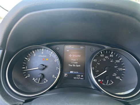Used 2019 Nissan Rogue S AWD/4WD image 14