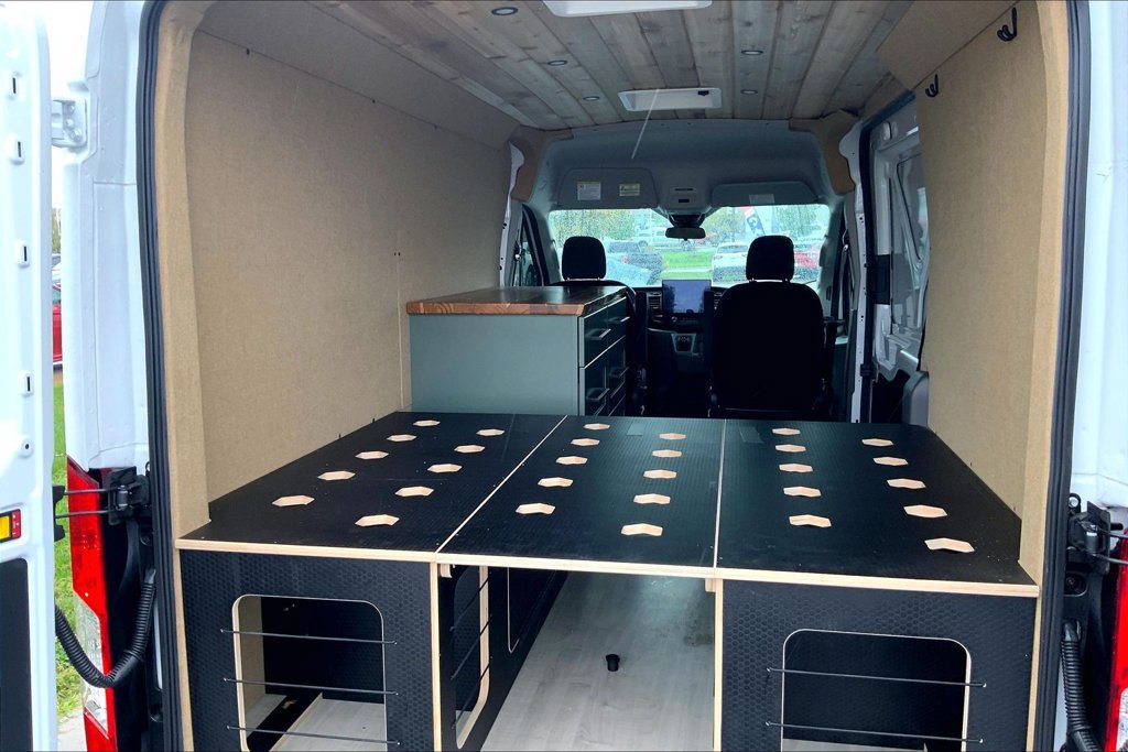 Used 2023 Ford E-Transit Medium Roof RWD image 6