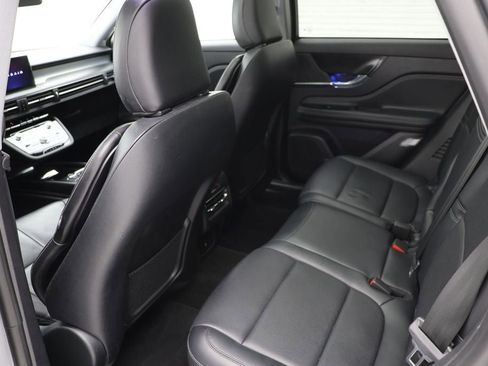 Used 2022 Lincoln Corsair AWD w/ Premium Package image 11