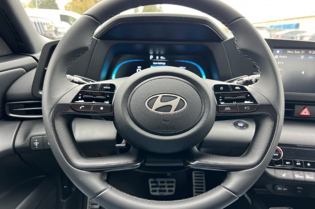 New 2026 Hyundai Elantra SEL Sport FWD image 21