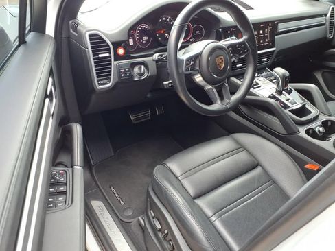 Used 2023 Porsche Cayenne S Platinum AWD/4WD image 14