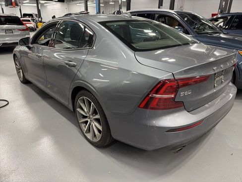 Used 2019 Volvo S60 T6 Momentum w/ Multimedia Package image 2