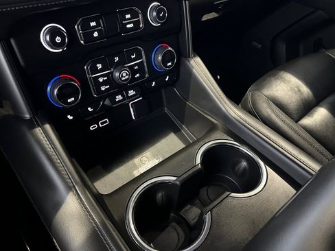 Used 2023 Chevrolet Suburban LT image 37