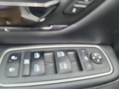 Used 2022 RAM 1500 Limited w/ Body Color Bumper Group AWD/4WD image 19