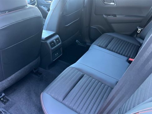 Used 2025 Nissan Rogue SV image 14