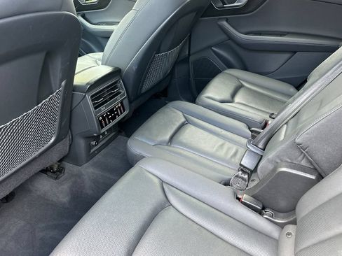 Used 2023 Audi Q7 2.0T Premium Plus w/ Premium Plus Package AWD/4WD image 11