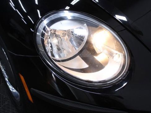 Used 2012 Volkswagen Beetle 2.5 FWD image 22