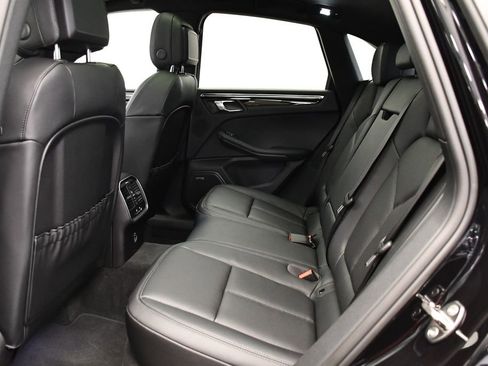 Used 2025 Porsche Macan image 44