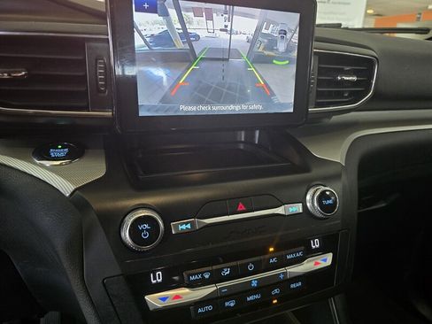 Used 2020 Ford Explorer XLT w/ Equipment Group 202A AWD/4WD image 28