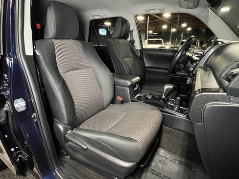 Used 2024 Toyota 4Runner TRD Off-Road image 4