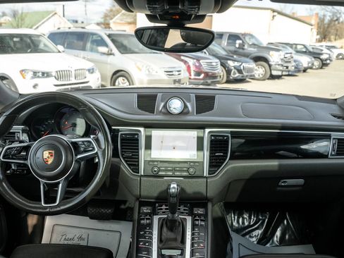Used 2018 Porsche Macan S image 15