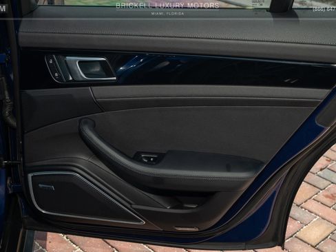 Used 2022 Porsche Panamera 4S image 23