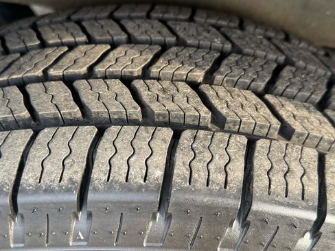 Used 2020 Ford Transit 150 Medium Roof image 12