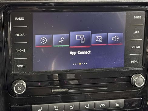 Used 2020 Volkswagen Passat 2.0T R-Line image 6