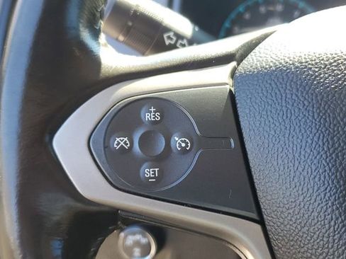 Used 2018 Chevrolet Colorado Z71 AWD/4WD image 12
