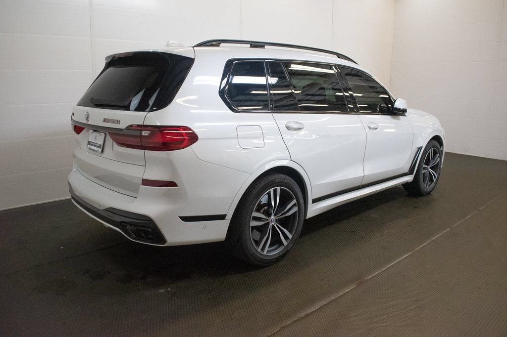 Used 2022 BMW X7 M50i AWD/4WD image 4