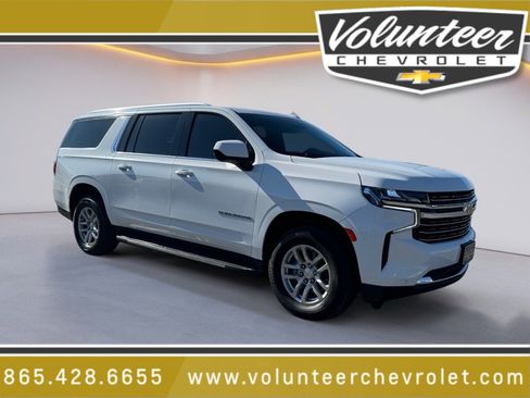 Used 2023 Chevrolet Suburban LT image 1