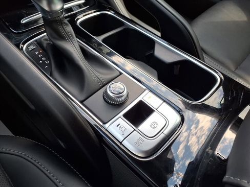 Used 2024 Kia Telluride S w/ S Sunroof Package image 7