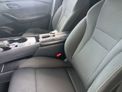 Used 2024 Nissan Rogue S FWD image 8