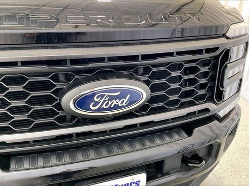 Used 2024 Ford F250 Lariat w/ Sport Appearance Package image 7