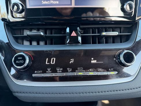 Used 2020 Toyota Corolla SE image 14