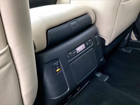 Used 2023 Nissan Armada Platinum w/ Captain's Chairs Package image 10