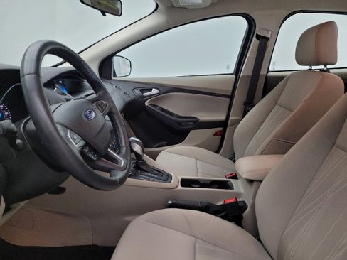 Used 2015 Ford Focus SE w/ SE Sport Package FWD image 17