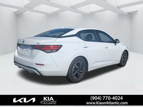 Used 2024 Nissan Sentra SV FWD image 3