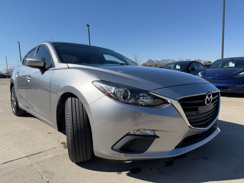 Used 2016 MAZDA MAZDA3 i Sport image 3