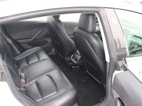 Used 2018 Tesla Model 3 Long Range RWD image 11