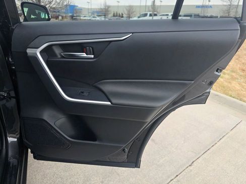 Used 2025 Toyota RAV4 XLE image 25