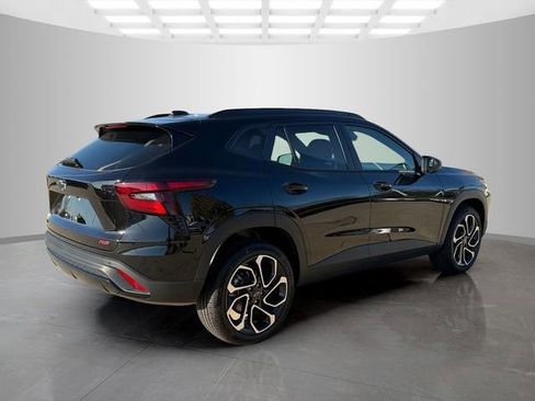 New 2026 Chevrolet Trax RS w/ Sunroof Package FWD image 4