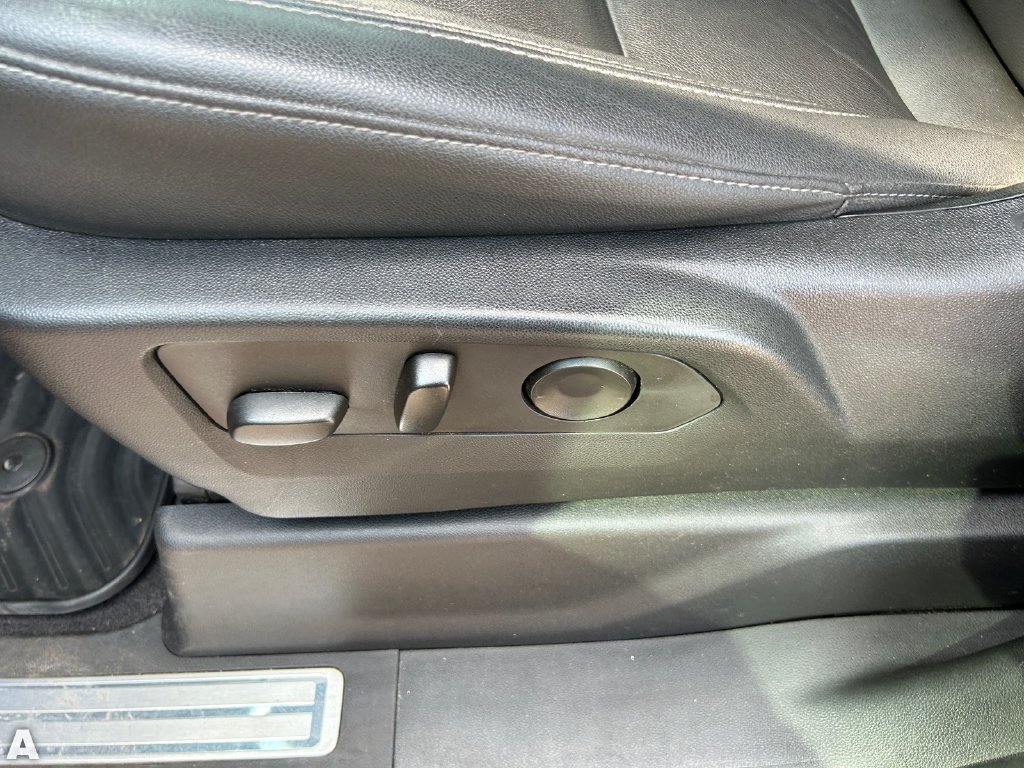 Used 2023 Chevrolet Silverado 1500 RST w/ Convenience Package II AWD/4WD image 19