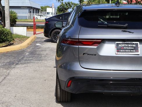 Used 2022 Jaguar F-PACE S AWD/4WD image 17