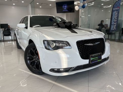 Used 2019 Chrysler 300 S w/ 300S Premium Group image 3