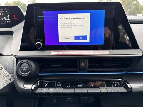 New 2026 Toyota Prius FWD image 28