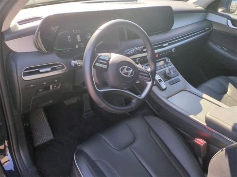 Certified 2025 Hyundai Palisade SEL image 12
