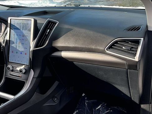 Used 2022 Ford Edge SEL image 13