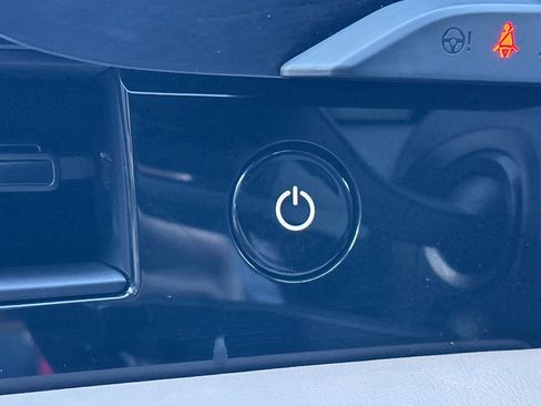 Used 2023 Porsche Taycan image 22