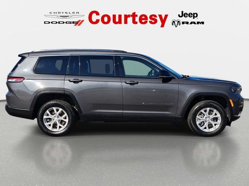 Certified 2023 Jeep Grand Cherokee L Limited AWD/4WD image 3